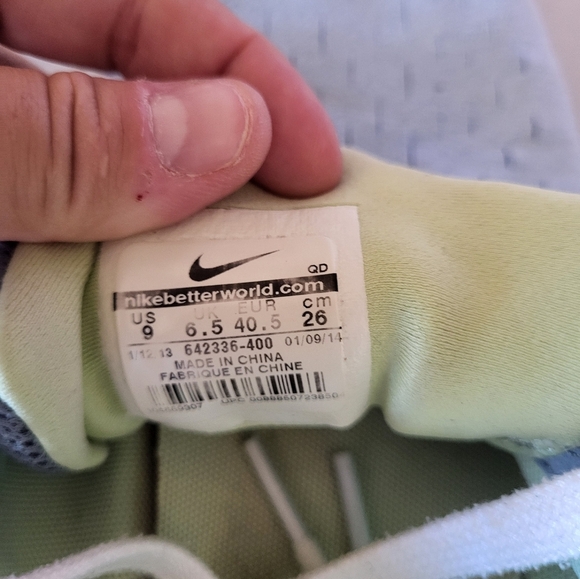 Nike Free Blue Yellow Accent, Size 9 - Picture 7 of 7